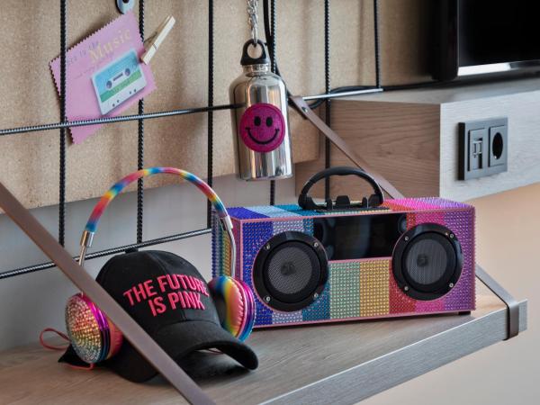 Moxy Duesseldorf City : photo 3 de la chambre chambre lit queen-size moxy - vue sur ville