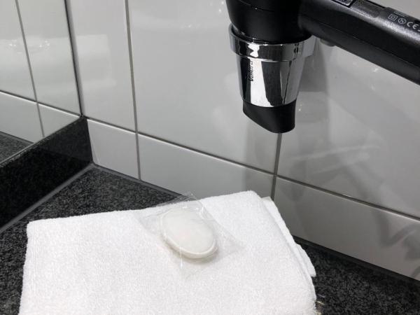 Vienna House Easy by Wyndham Berlin Prenzlauer Berg : photo 6 de la chambre chambre confort accessible aux personnes à mobilité réduite