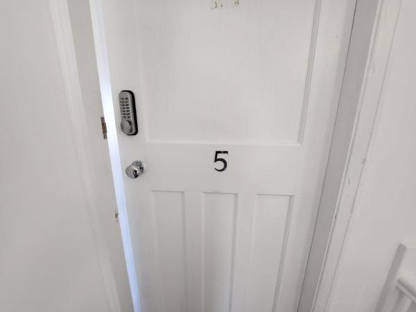 Solihull Shared House : photo 8 de la chambre chambre simple avec salle de bains commune