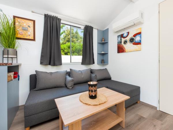 Mobile Homes Camp Green Garden Veštar : photo 9 de la chambre mobile home confort