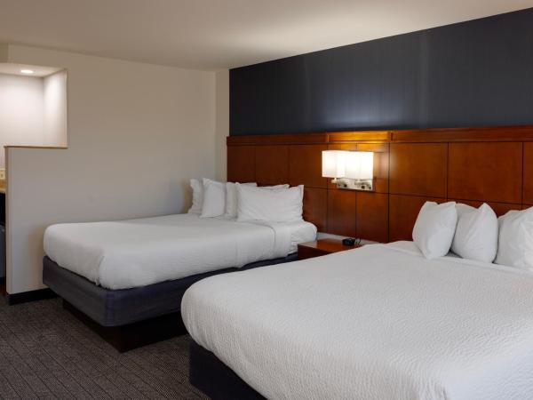 Courtyard by Marriott Oklahoma City North/Quail Springs : photo 1 de la chambre chambre avec 2 grands lits queen-size