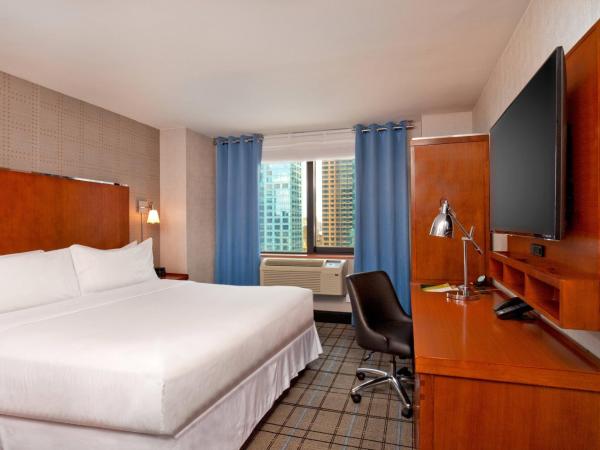 Four Points by Sheraton Midtown - Times Square : photo 1 de la chambre chambre lit king-size deluxe