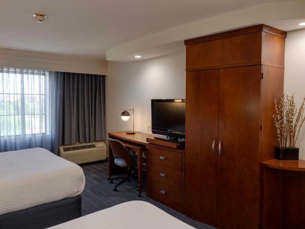 Courtyard by Marriott Oklahoma City North/Quail Springs : photo 5 de la chambre chambre avec 2 grands lits queen-size