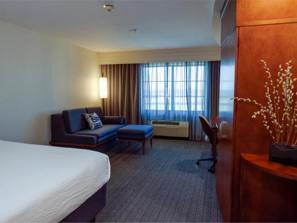 Courtyard by Marriott Oklahoma City North/Quail Springs : photo 7 de la chambre chambre lit king-size avec canapé-lit