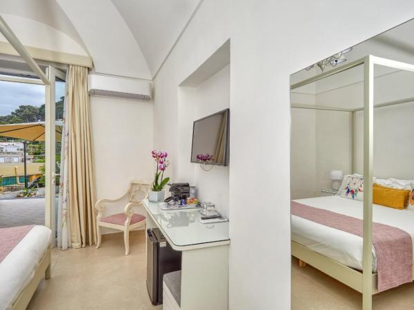 Villa Giardini Luxury Room : photo 7 de la chambre chambre double deluxe avec balcon
