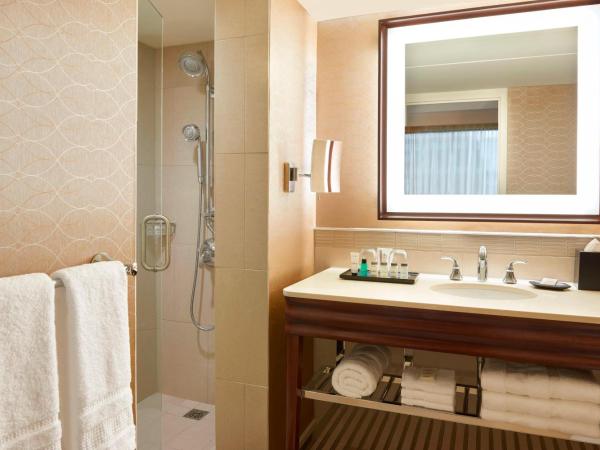 Sheraton Centre Toronto Hotel : photo 2 de la chambre suite lit queen-size premium avec accès au salon club