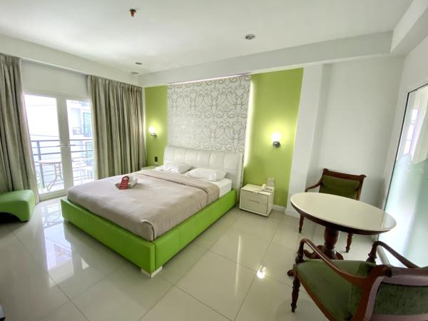 Access Inn Pattaya : photo 10 de la chambre chambre lit king-size
