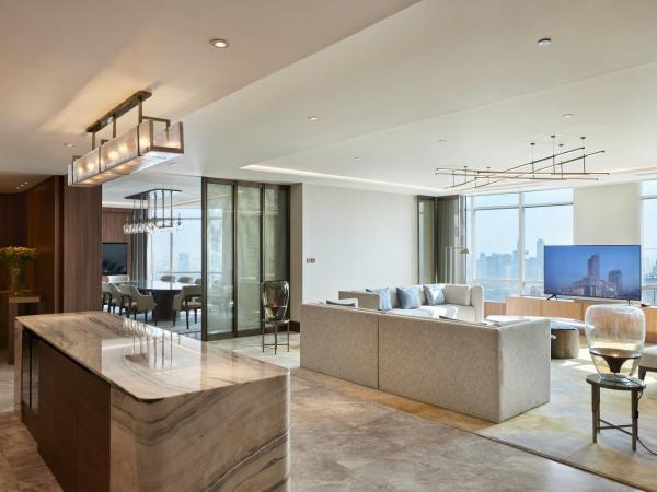 Centara Grand At CentralWorld : photo 2 de la chambre suite royale