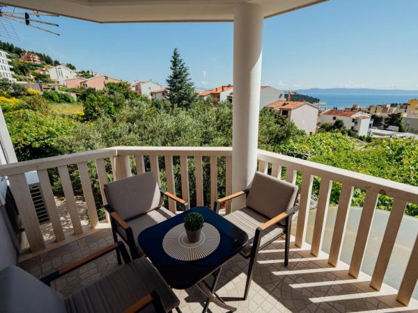 Guesthouse Villa Diana : photo 7 de la chambre chambre triple avec balcon