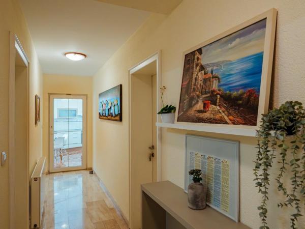 Guesthouse Villa Diana : photo 9 de la chambre chambre triple deluxe - vue sur mer