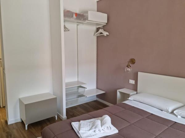 Da Nord a Sud - Affittacamere : photo 2 de la chambre chambre double avec salle de bains privative
