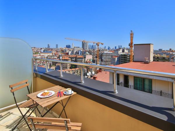 Ramada By Wyndham İstanbul Taksim : photo 8 de la chambre suite