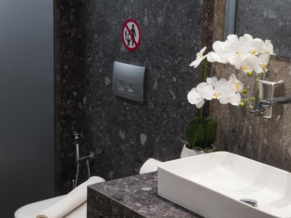 The Victoria Lefkada : photo 8 de la chambre chambre triple standard