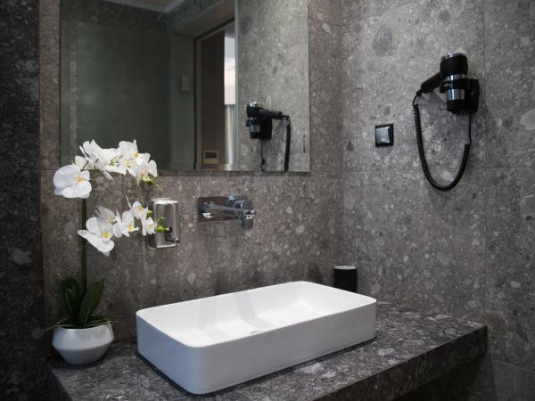 The Victoria Lefkada : photo 9 de la chambre chambre triple standard