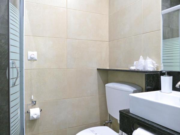 Guest House Sao Filipe : photo 1 de la chambre chambre double