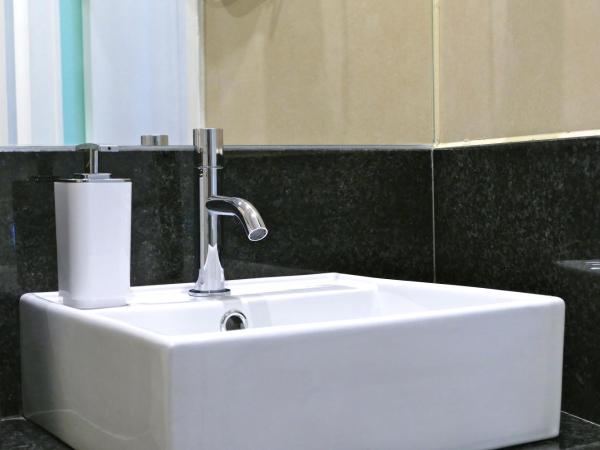 Guest House Sao Filipe : photo 3 de la chambre chambre double