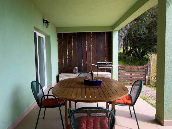 La Pampa Cargese Chambres d hotes : photo 9 de la chambre maison de vacances