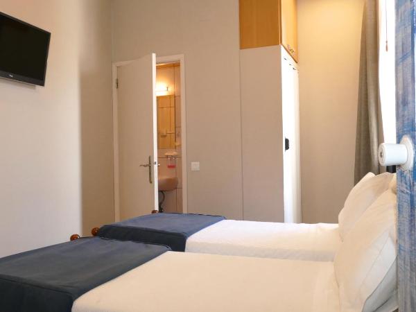 Guest House Sao Filipe : photo 7 de la chambre chambre lits jumeaux