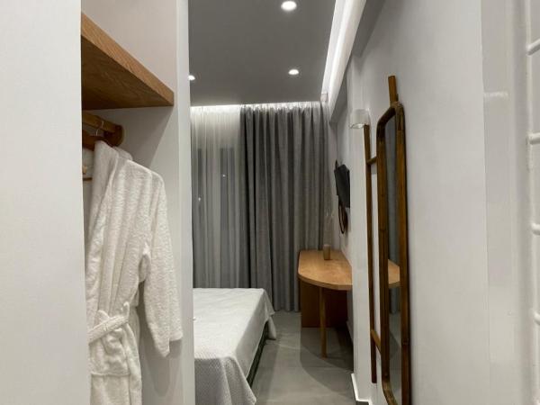 Galatia Villas : photo 5 de la chambre chambre double avec jacuzzi extérieur