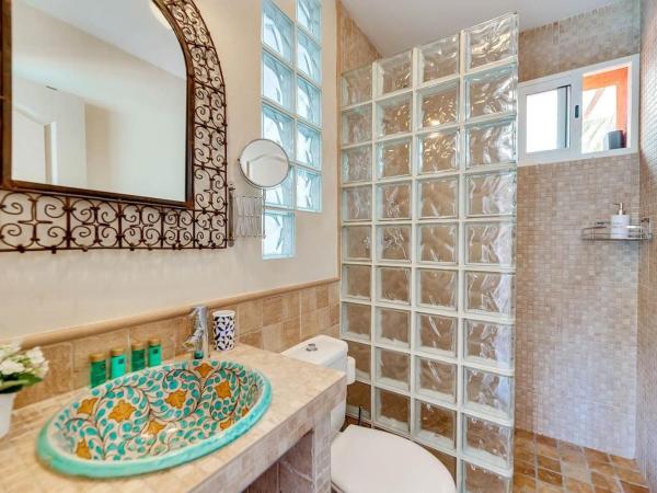 Villa Tiphareth : photo 4 de la chambre chambre double avec salle de bains privative