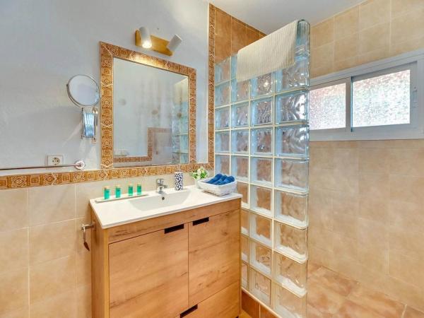 Villa Tiphareth : photo 3 de la chambre chambre double avec salle de bains privative