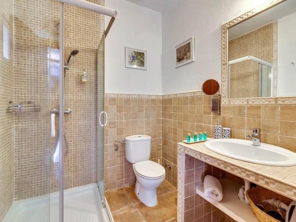 Villa Tiphareth : photo 3 de la chambre chambre double avec salle de bains privative