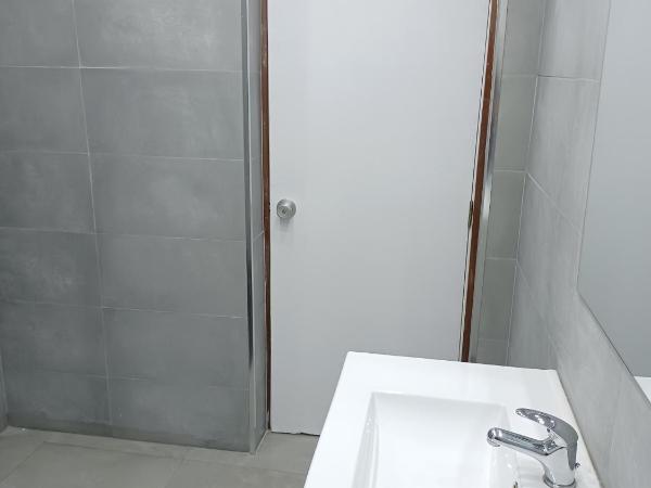 Oporto Sea Rooms : photo 2 de la chambre chambre double avec salle de bains privative