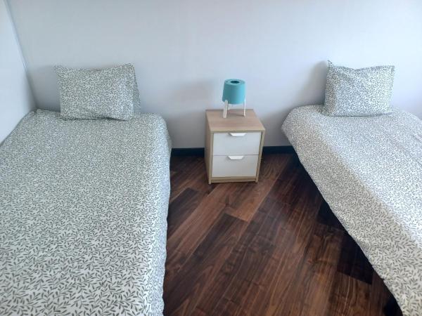 Oporto Sea Rooms : photo 8 de la chambre chambre lits jumeaux avec salle de bains commune