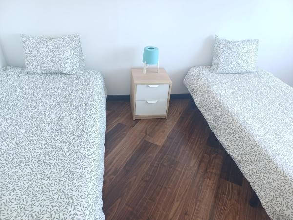 Oporto Sea Rooms : photo 9 de la chambre chambre lits jumeaux avec salle de bains commune