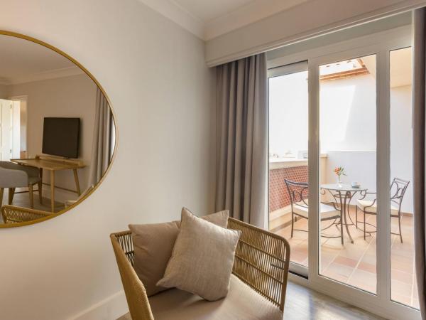 Denia Marriott La Sella Golf Resort & Spa : photo 4 de la chambre standard king suite with sofa bed, balcony and inland view