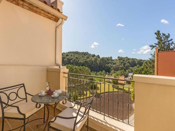 Denia Marriott La Sella Golf Resort & Spa : photo 6 de la chambre standard king suite with sofa bed, balcony and inland view