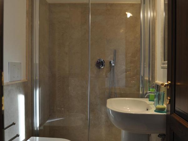 Armonie di Villa Incontri B&B : photo 10 de la chambre chambre deluxe