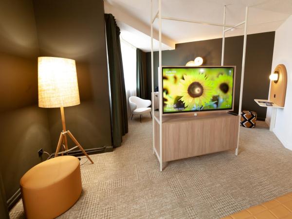 Kyriad Prestige Hotel Clermont-Ferrand : photo 2 de la chambre chambre double prestige