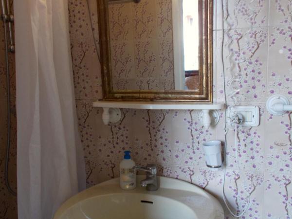 Hotel d'Azeglio Firenze : photo 6 de la chambre chambre quadruple confort