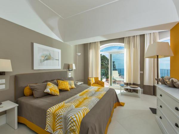 Hotel Della Piccola Marina : photo 2 de la chambre grande suite avec terrasse - vue sur mer