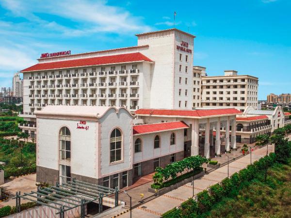 Flamingo Hotel Sector 67 I Studio Rooms I Gurgaon : photo 1 de la chambre studio avec balcon 