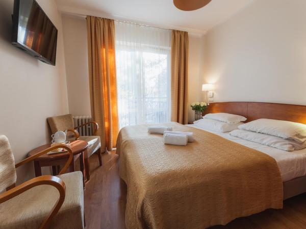 H Villa Herkules : photo 4 de la chambre chambre double standard