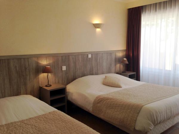 Hotel de la Plage : photo 10 de la chambre chambre triple avec accès à la plage
