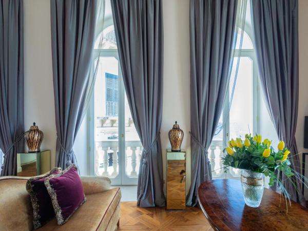 Grand Hotel Des Etrangers : photo 9 de la chambre suite - vue sur mer