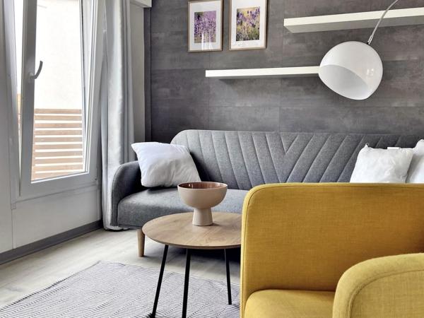 Boutique Mobile Homes UlikaRovinj : photo 4 de la chambre comfort one bedroom mobile home with terrace and hot tub - no pets