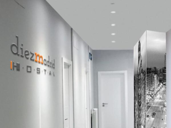 diezmadrid : photo 9 de la chambre chambre familiale avec salle de bains