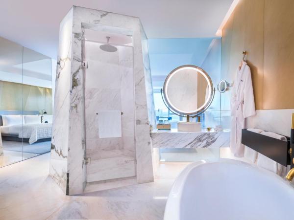 Le Meridien Shanghai Hongqiao,Minhang : photo 3 de la chambre deluxe room, guest room, 2 queen, city view