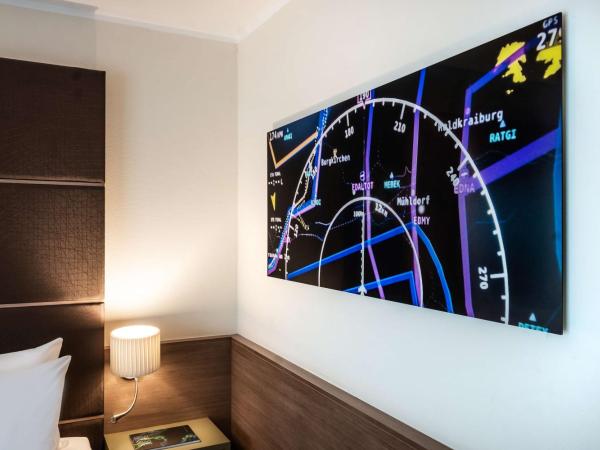 Lindner Hotel Dusseldorf Airport, part of JdV by Hyatt : photo 5 de la chambre chambre lit king-size premium