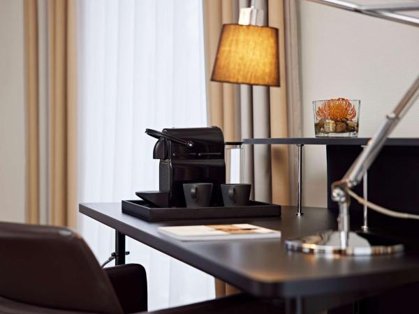 Lindner Hotel Dusseldorf Airport, part of JdV by Hyatt : photo 8 de la chambre suite junior