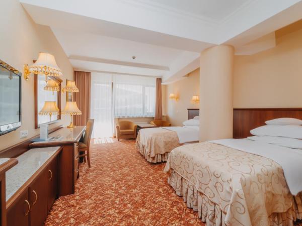 Hotel Gołębiewski Karpacz : photo 4 de la chambre petite chambre lits jumeaux familiale avec canapé-lit réservée aux enfants