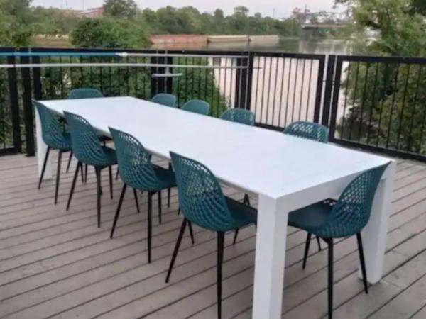 NEW LISTING! GORGEOUS Downtown Nashville Walk to ALL On the RIVER #3 : photo 1 de la chambre appartement - vue sur lac