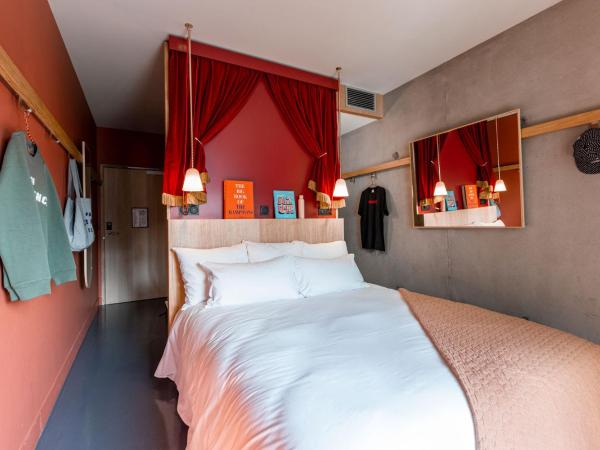 MOB HOTEL Lyon Confluence : photo 5 de la chambre chambre double standard avec terrasse