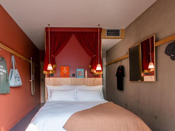 MOB HOTEL Lyon Confluence : photo 2 de la chambre chambre double standard avec terrasse