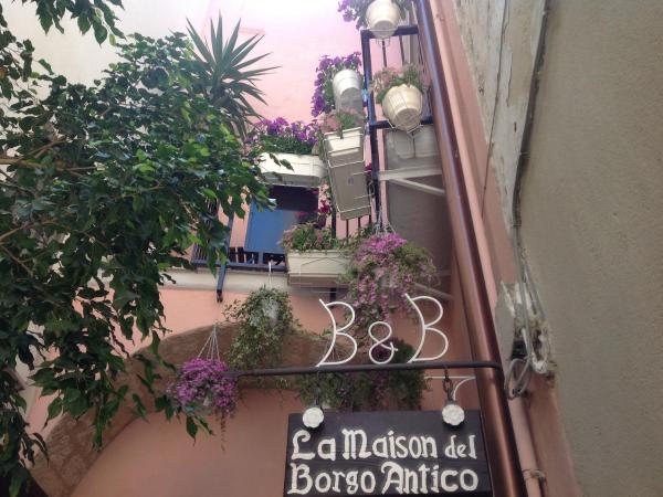 B&B La Maison Del Borgo Antico : photo 10 de la chambre chambre double ou lits jumeaux avec balcon