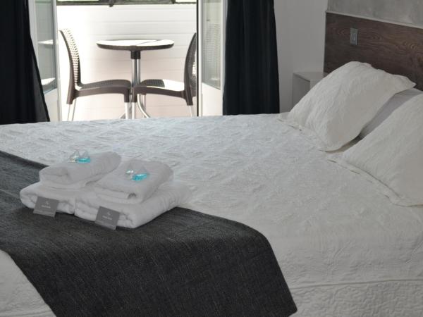 Hostal Meyra : photo 5 de la chambre chambre double de luxe avec balcon